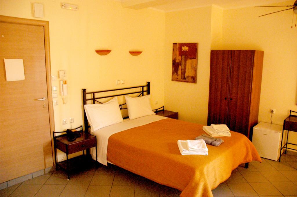 Diana Hotel Makrakomi Bagian luar foto