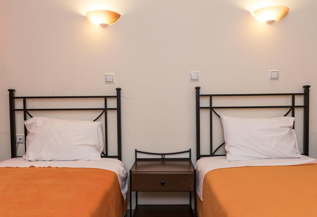 Diana Hotel Makrakomi Bagian luar foto